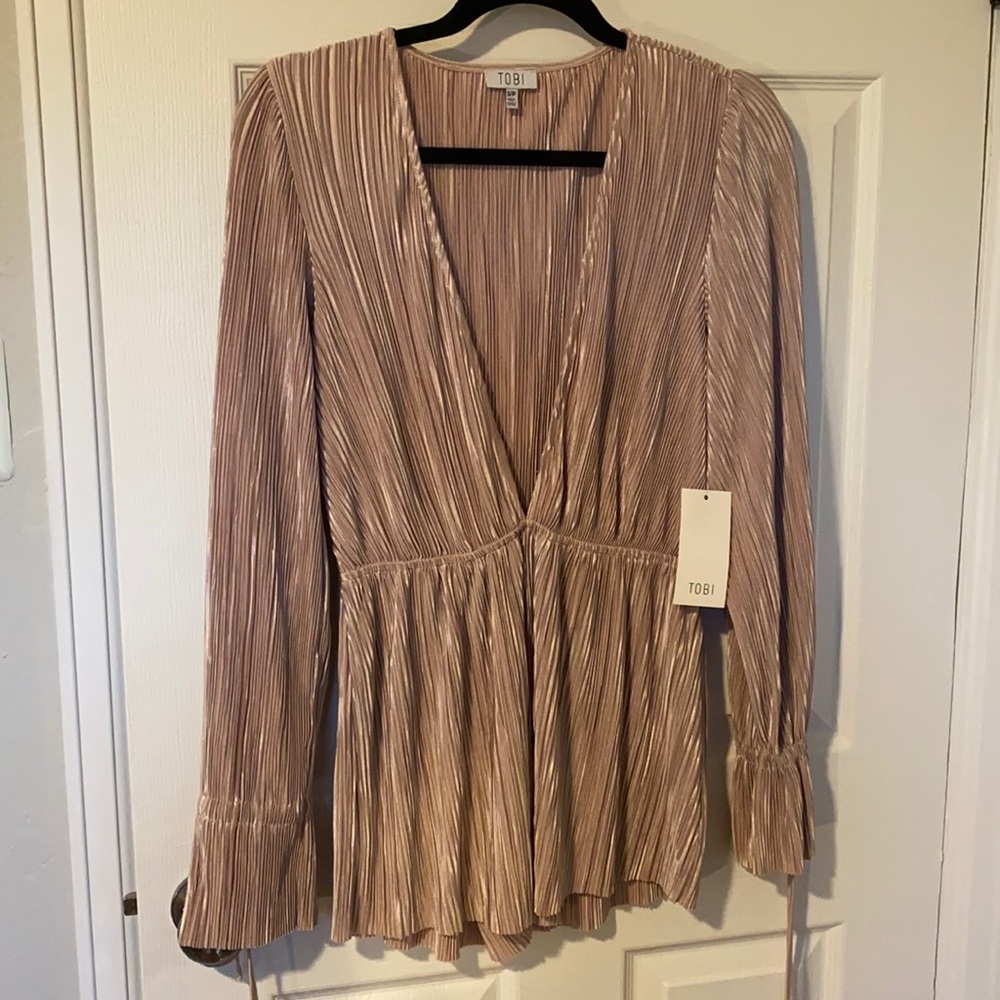 Tobi The Lowdown Plunging Romper in Champagne- NWT